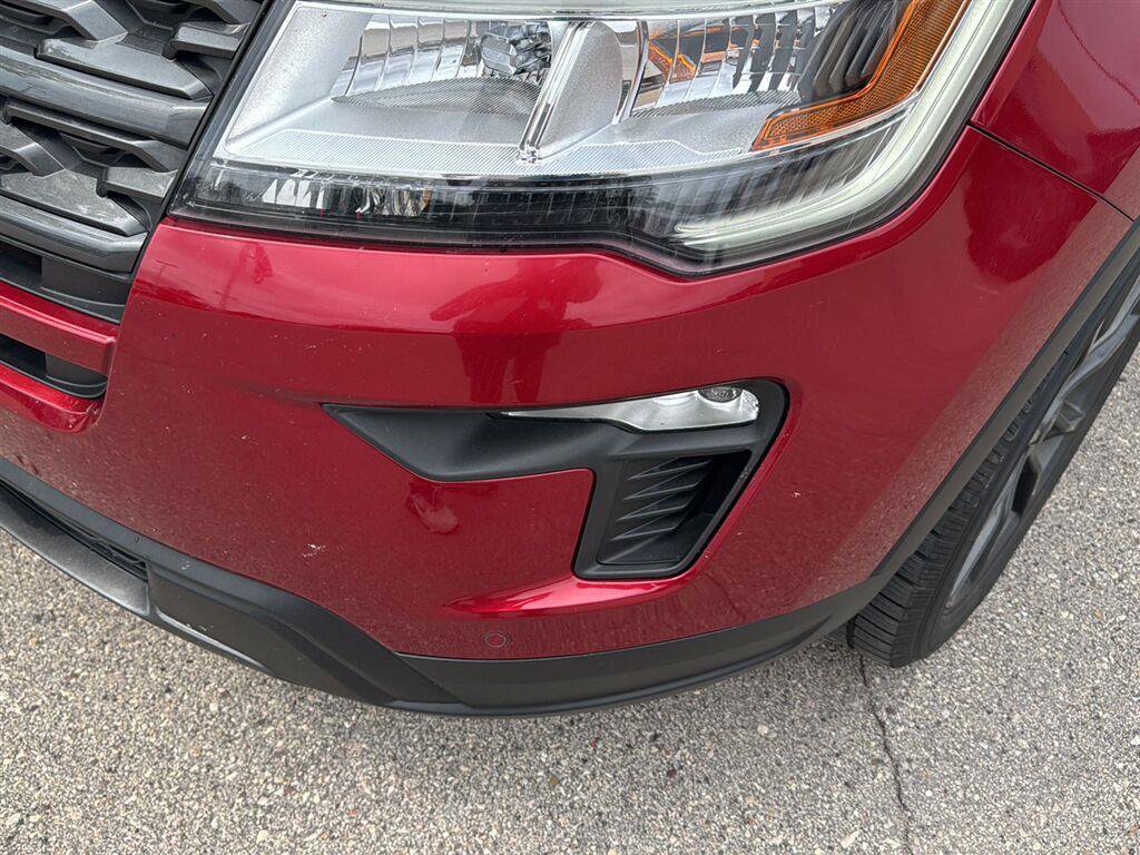 Used 2018 Ford Explorer XLT w/ Equipment Group 202A AWD/4WD image 5