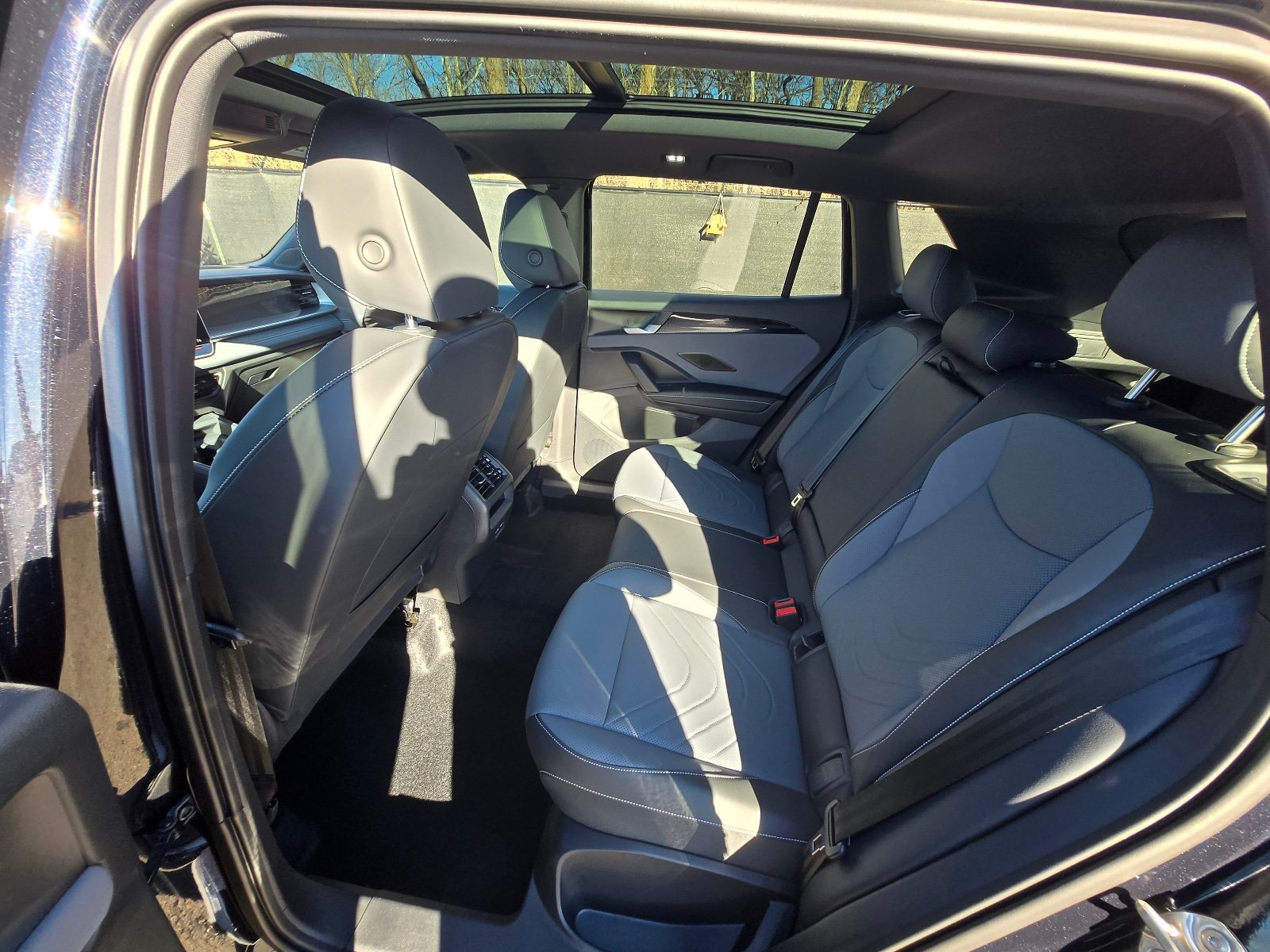New 2026 Volkswagen Tiguan SE R-Line FWD image 13