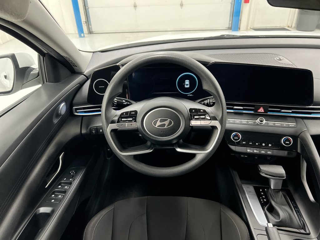 Used 2024 Hyundai Elantra SEL FWD image 11