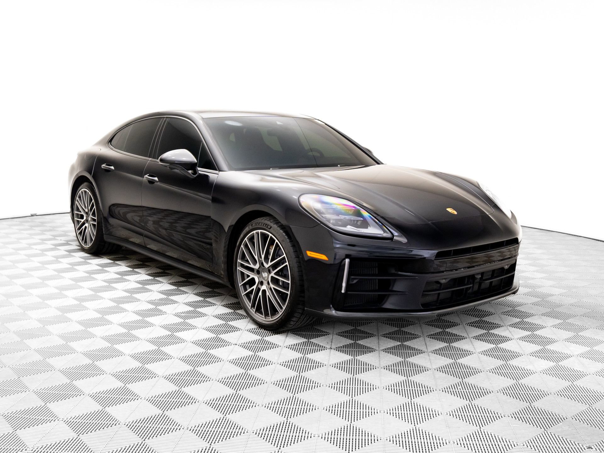 Used 2024 Porsche Panamera image 7
