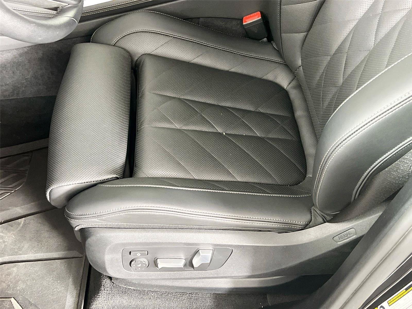 Used 2026 BMW X5 xDrive50e w/ Premium Package AWD/4WD image 20