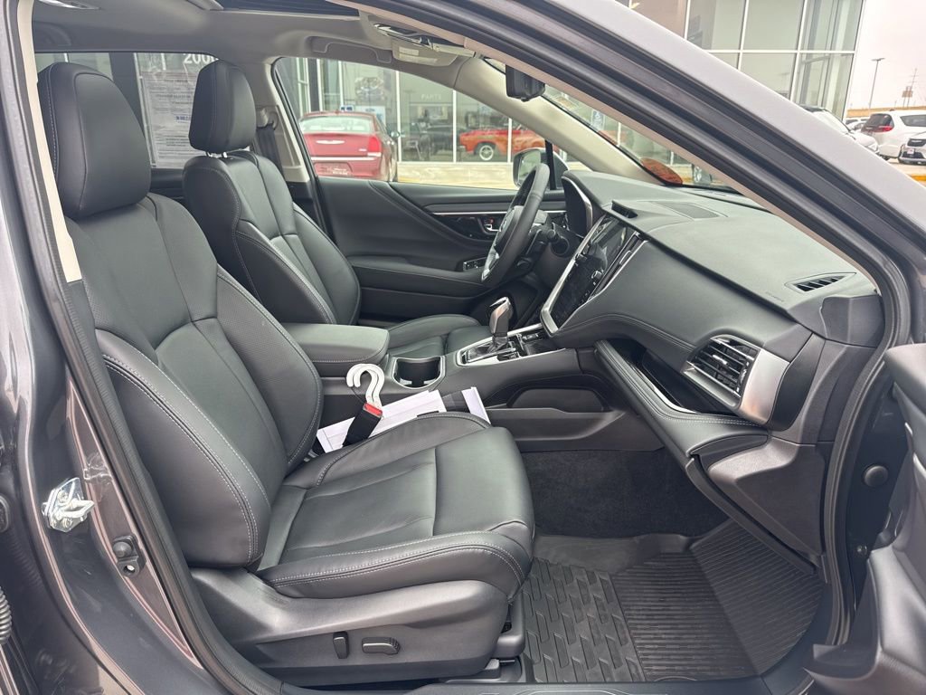 Used 2025 Subaru Outback Touring AWD/4WD image 27