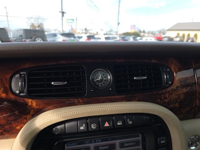 Used 2007 Jaguar XJ8 image 24