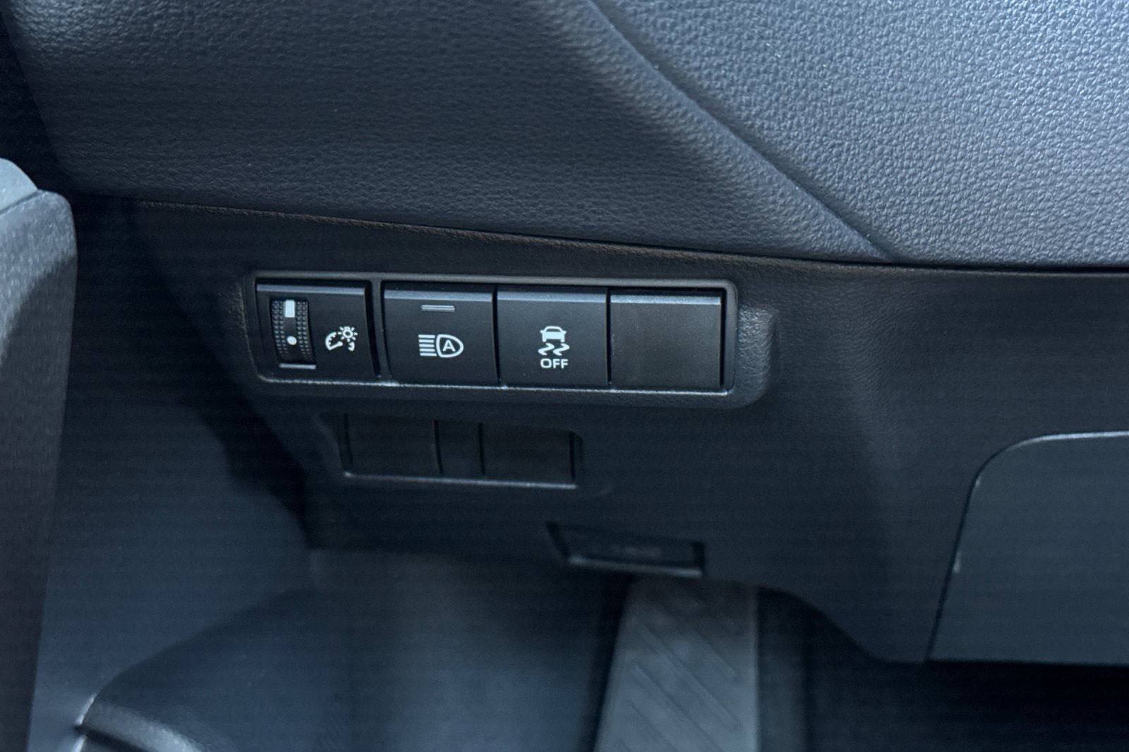 New 2026 Toyota Corolla Cross LE FWD image 28
