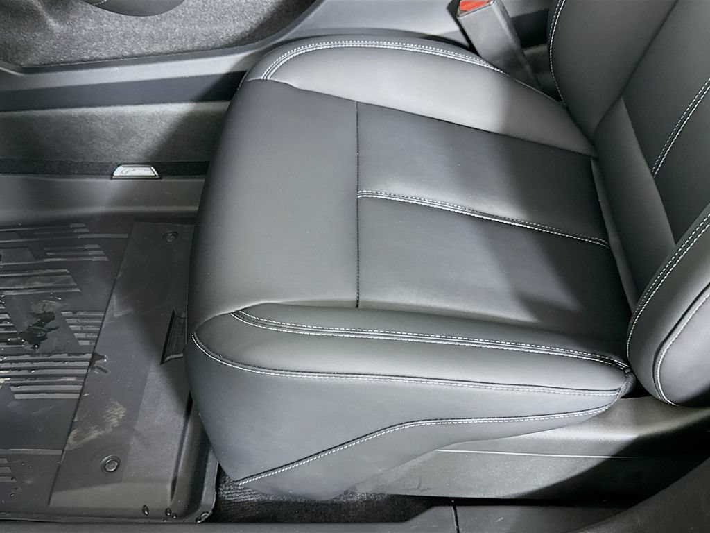 New 2026 Cadillac Optiq Luxury 1 w/ LPO, Floor Liner Package AWD/4WD image 20