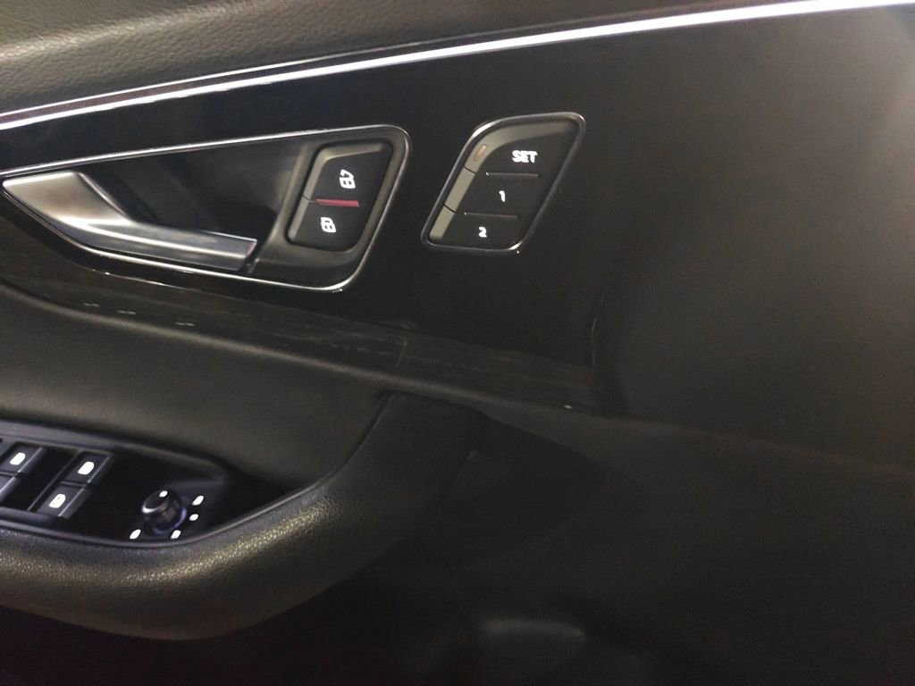 Used 2017 Audi Q7 3.0T Premium Plus w/ Premium Plus Package image 6