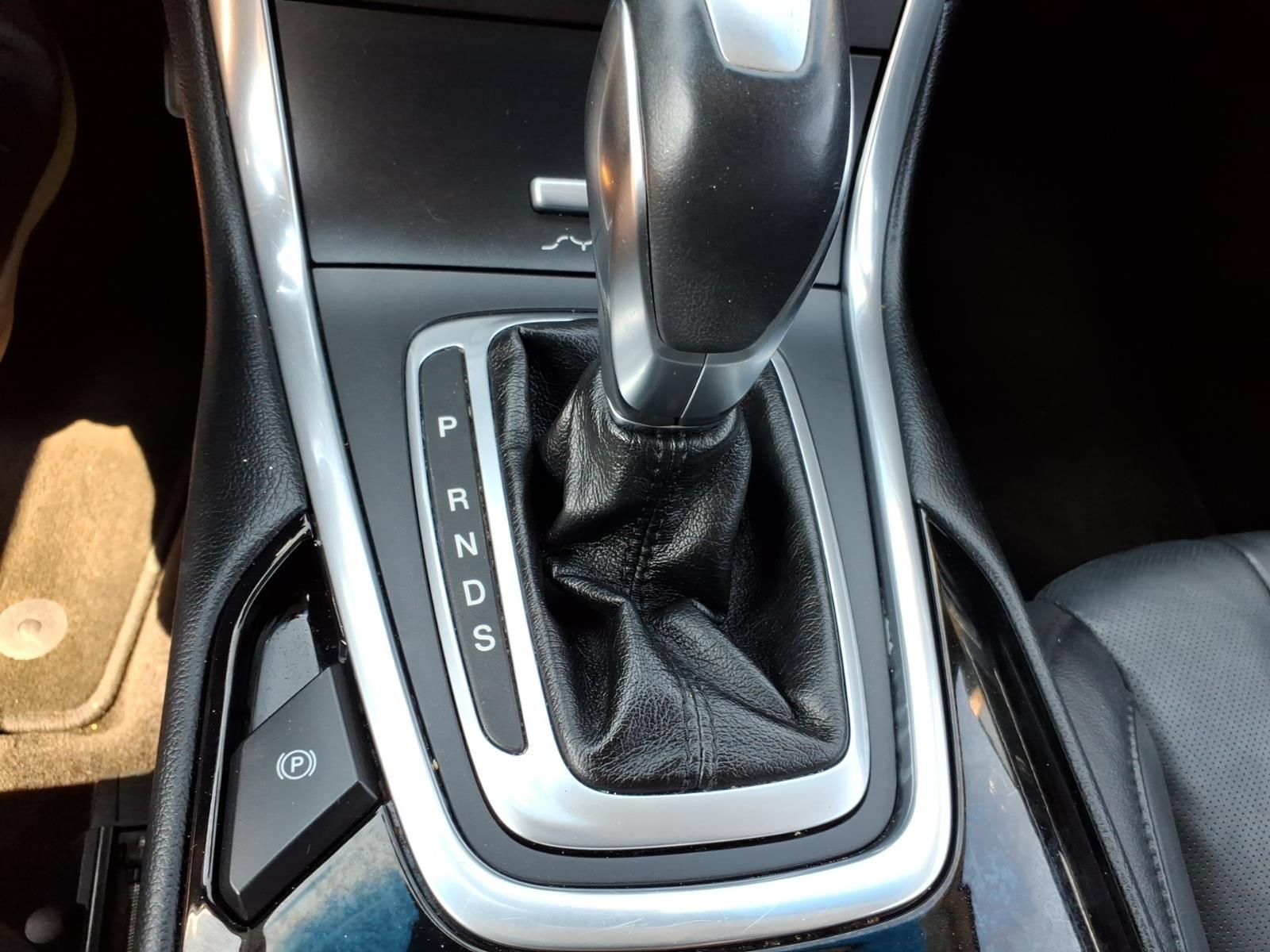Used 2017 Ford Edge Titanium w/ Equipment Group 301A FWD image 22