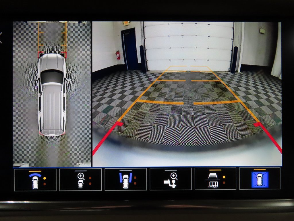 Used 2024 GMC Yukon XL Denali image 16