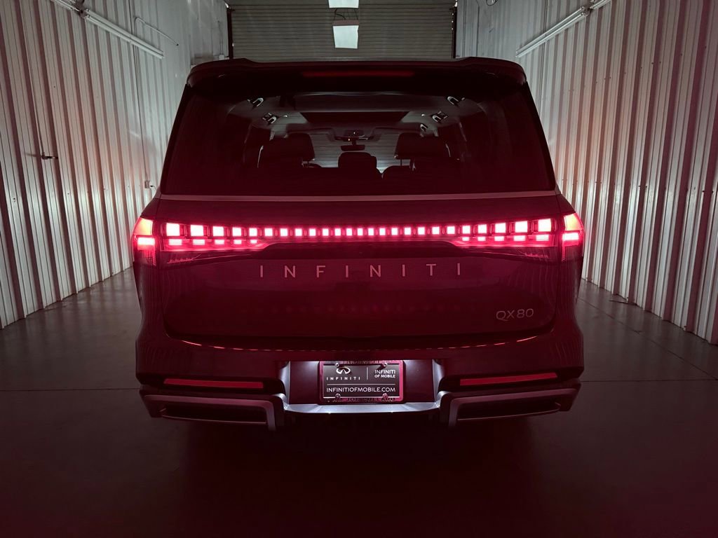 Certified 2025 INFINITI QX80 Luxe image 9