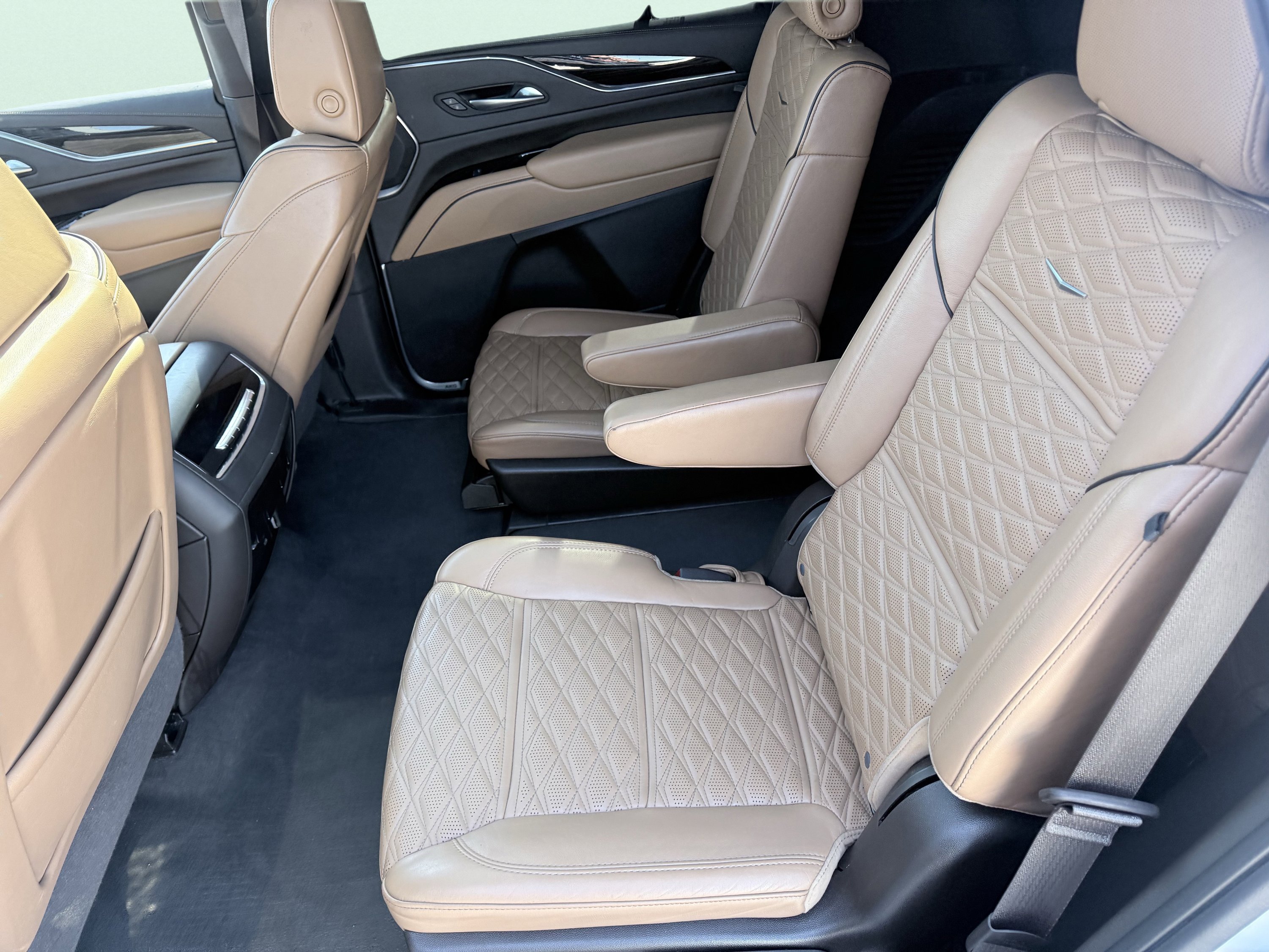 Used 2023 Cadillac Escalade Sport w/ Touring Package image 39