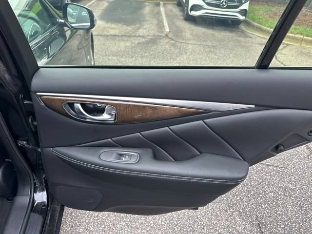 Used 2018 INFINITI Q50 Luxe w/ Essential Package (3.0T Luxe) AWD/4WD image 15