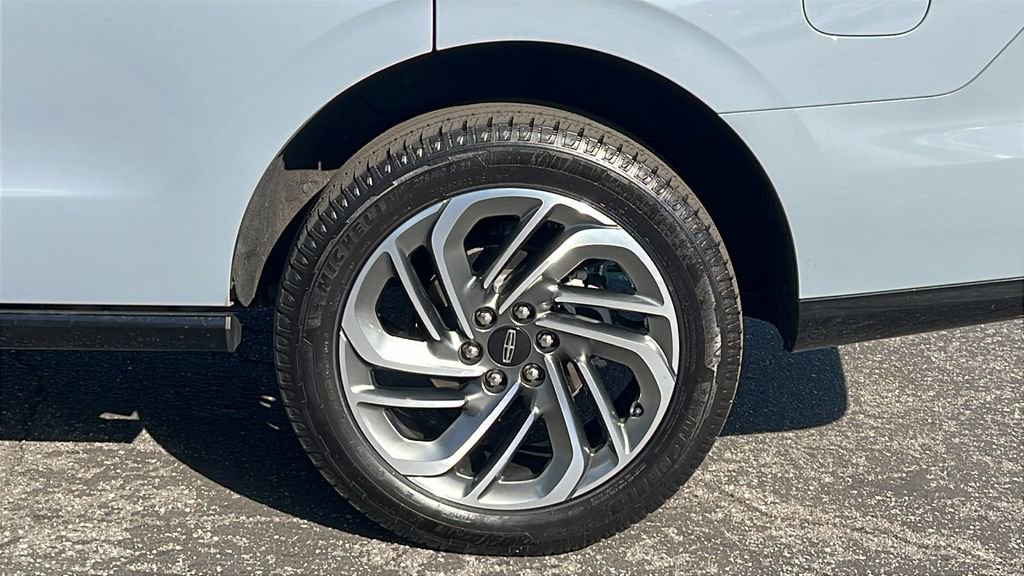 Certified 2025 Lincoln Navigator Reserve image 8