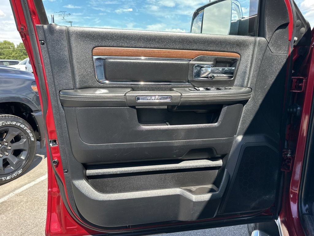 Used 2014 RAM 3500 Laramie w/ Convenience Group AWD/4WD image 26