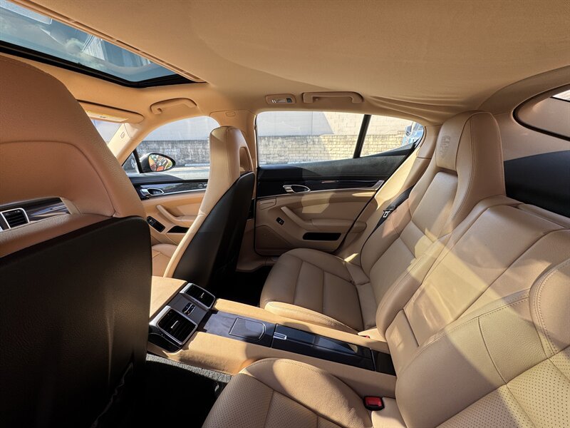 Used 2013 Porsche Panamera image 36