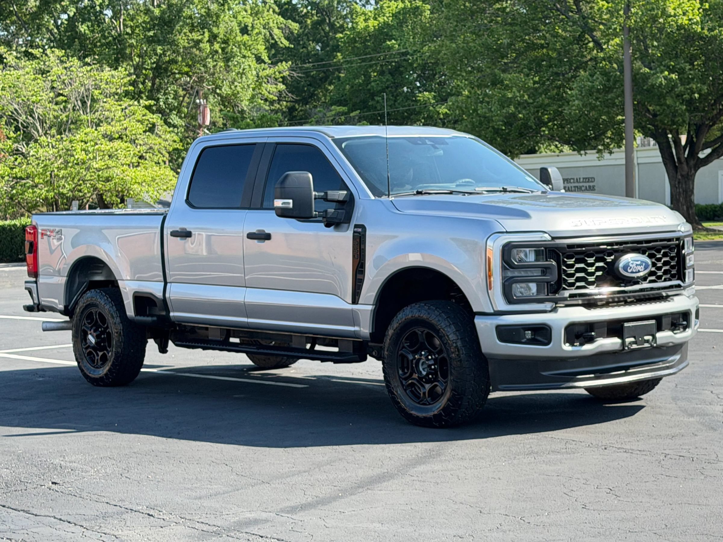 Used 2023 Ford F250 XL w/ STX Appearance Package AWD/4WD image 4