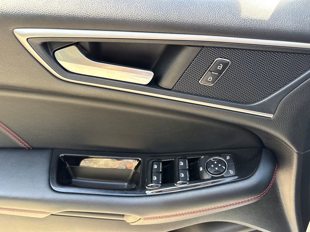 Used 2020 Ford Edge ST-Line image 16