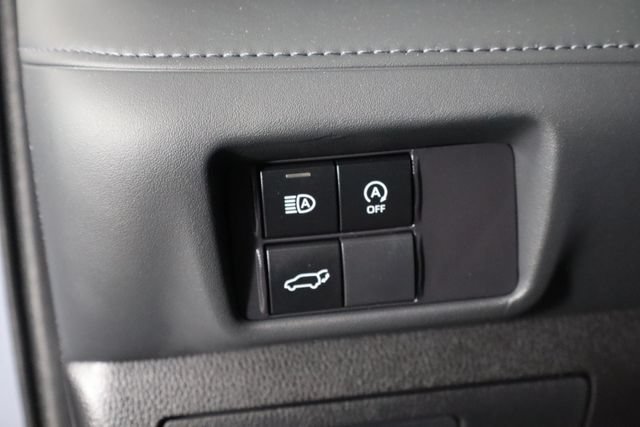 Used 2023 Toyota Highlander XLE FWD image 22