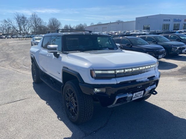 New 2025 GMC Hummer EV 2X w/ LPO, Roof Cross Rail Package image 8