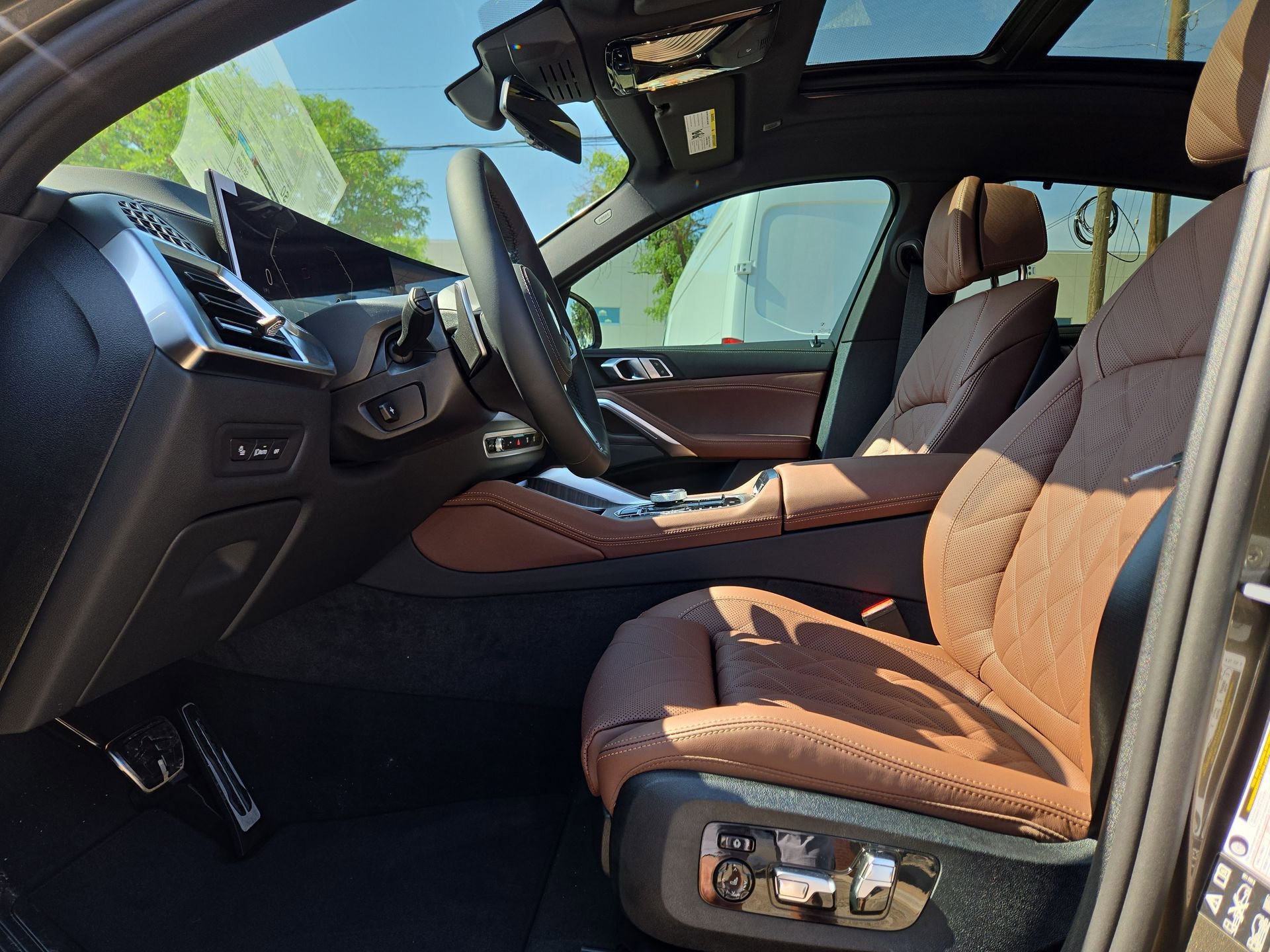 New 2027 BMW X6 xDrive40i w/ Executive Package AWD/4WD image 16