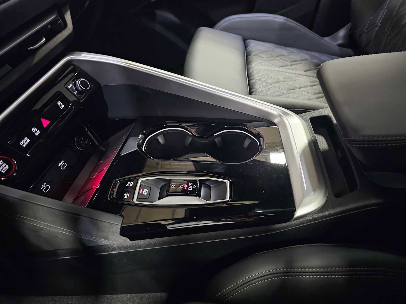 New 2026 Audi SQ5 Prestige AWD/4WD image 29
