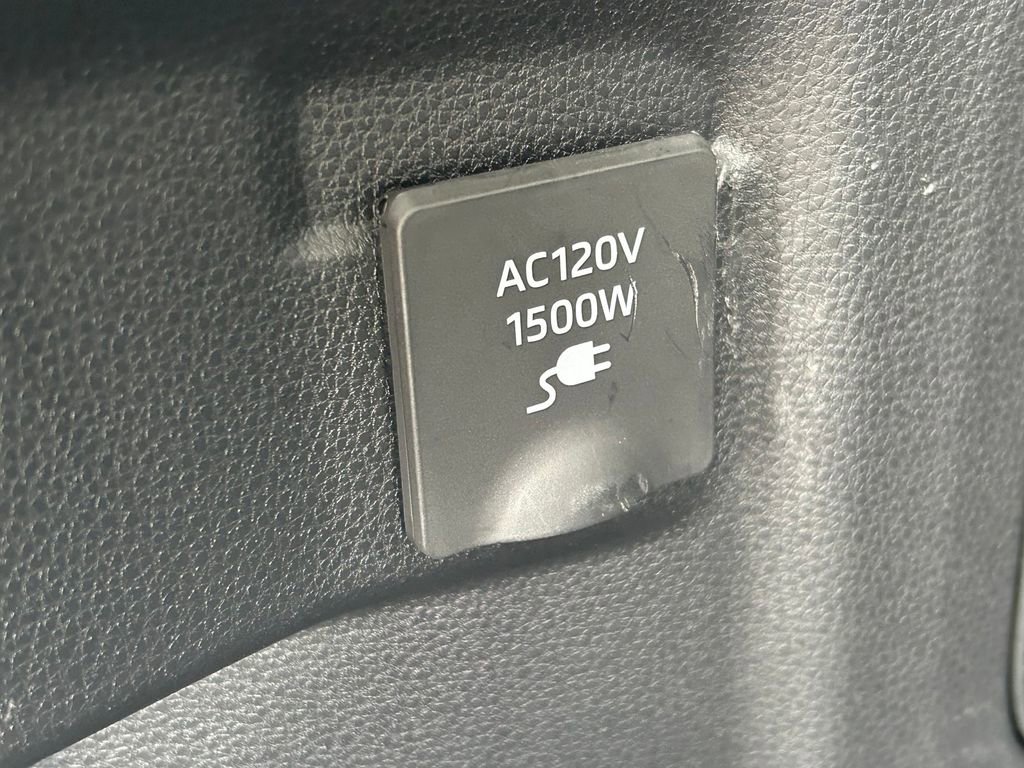 Used 2023 Toyota Highlander Platinum image 18