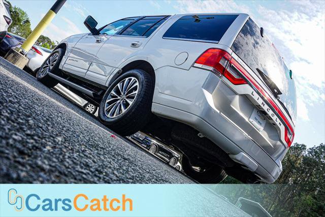 Used 2016 Lincoln Navigator Select image 5
