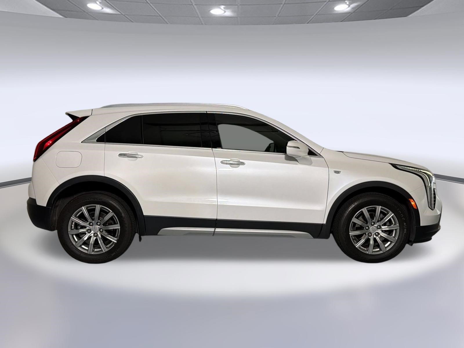 Used 2023 Cadillac XT4 Premium Luxury w/ Cold Weather Package FWD image 8