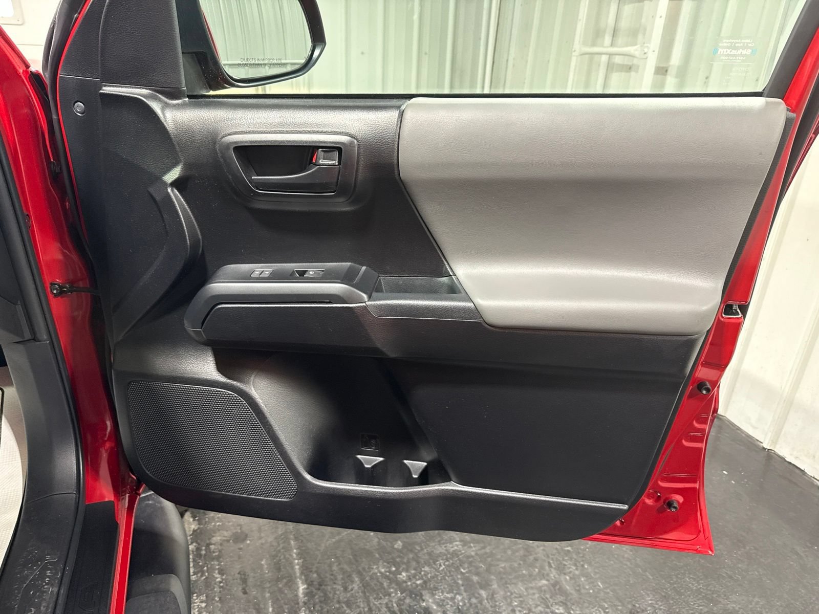 Used 2022 Toyota Tacoma SR AWD/4WD image 11