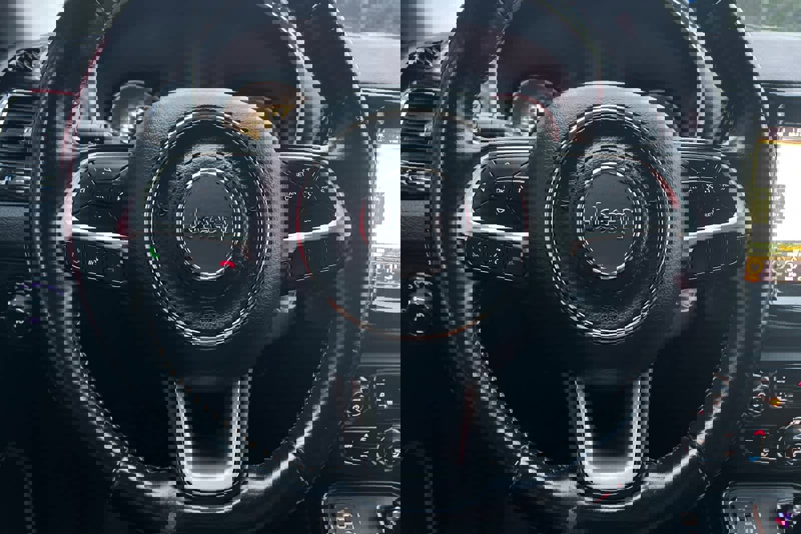 Used 2018 Jeep Compass Limited w/ Navigation Group image 29