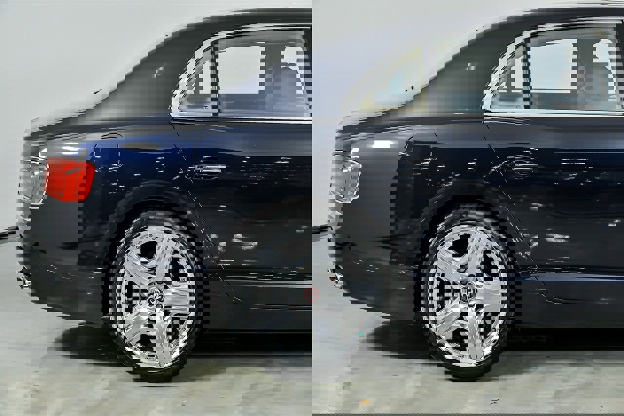 Used 2015 Bentley Flying Spur V8 image 13