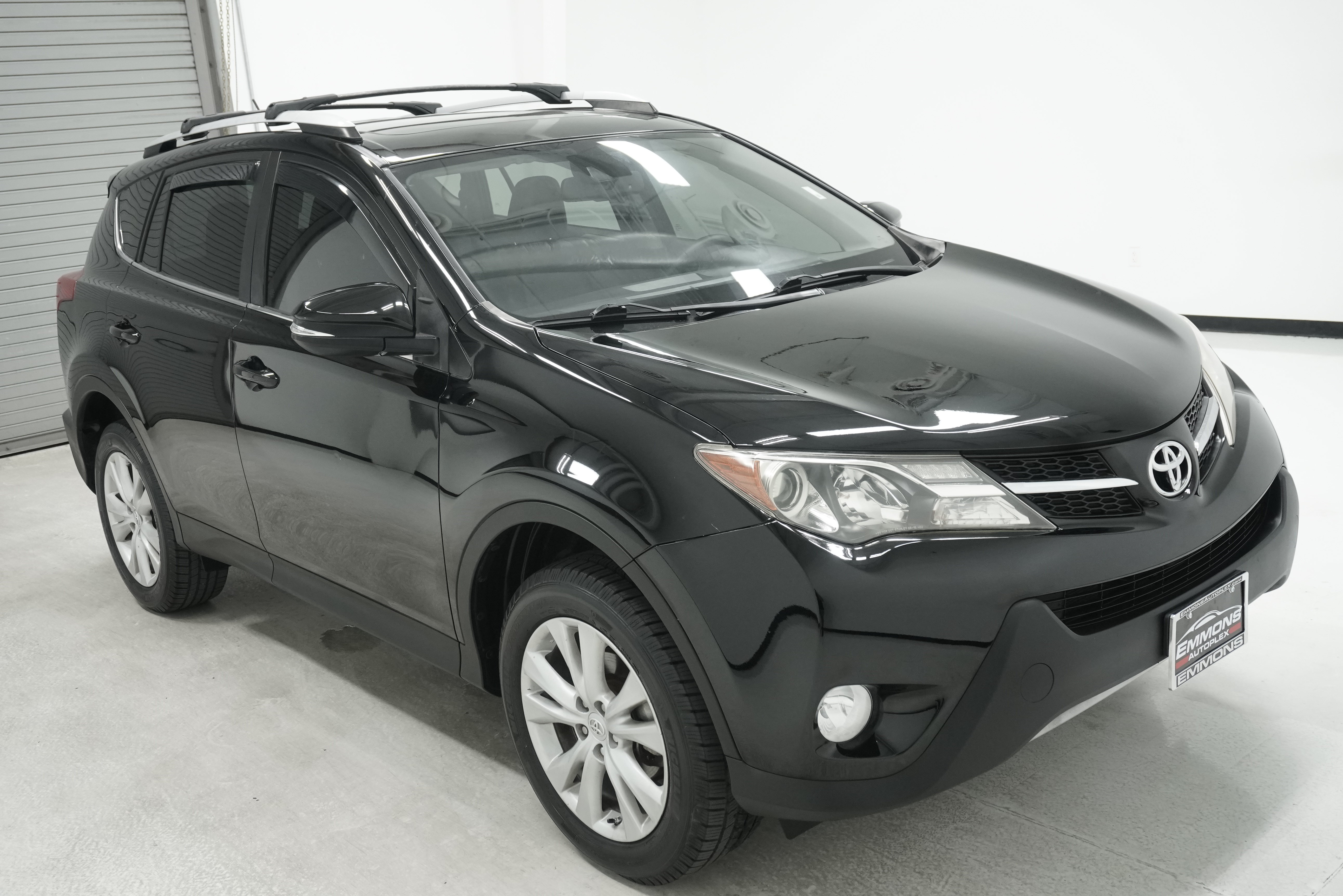 Used 2015 Toyota RAV4 Limited w/ Technology Package FWD image 3