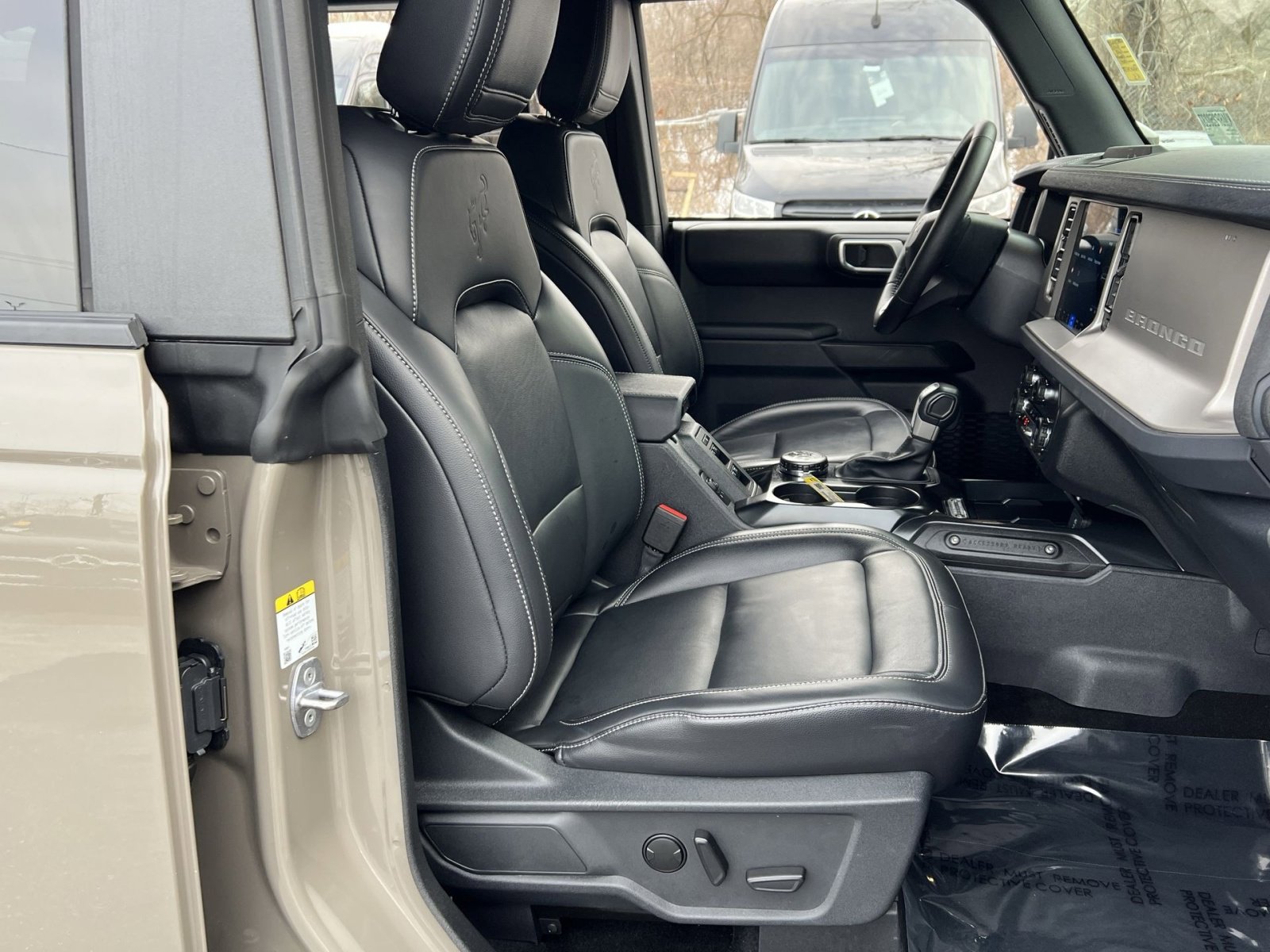 Used 2025 Ford Bronco Outer Banks image 25