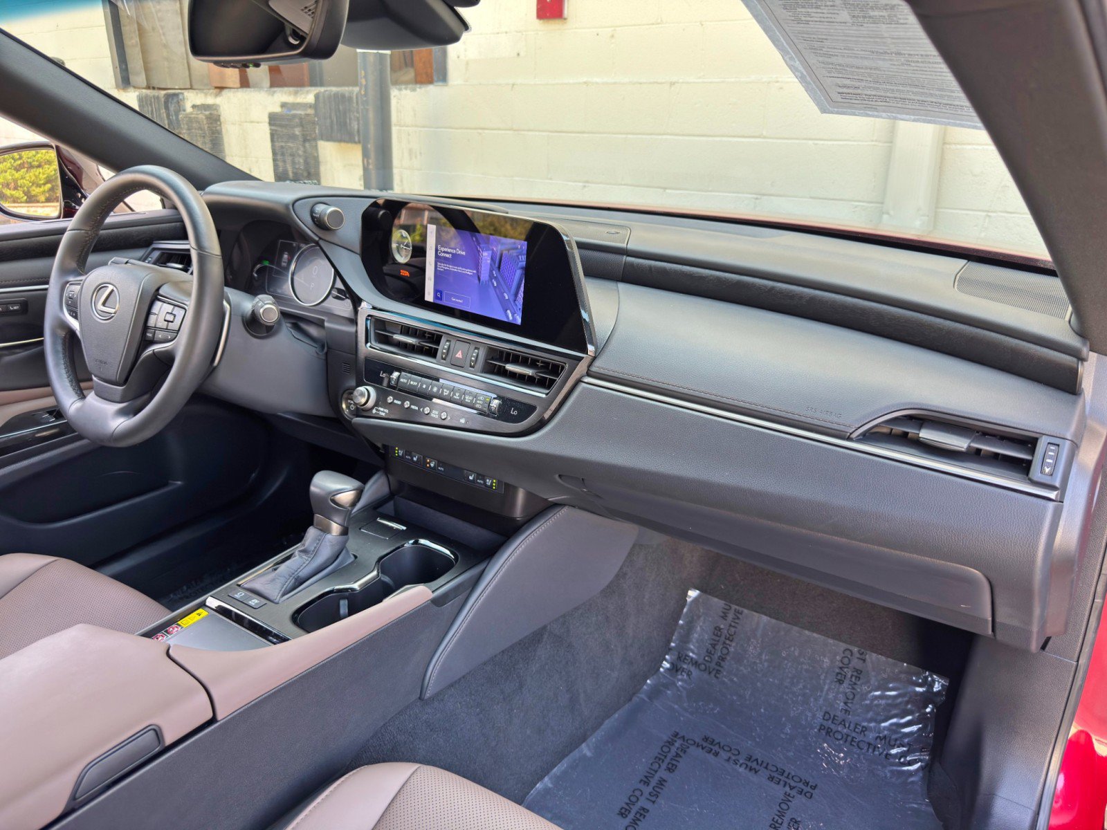 Used 2025 Lexus ES 300h w/ Premium Package FWD image 15