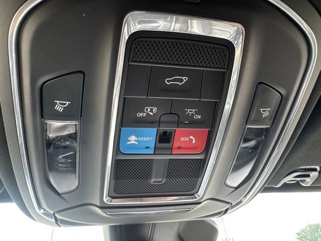 Used 2023 Jeep Wagoneer L Series II RWD image 55
