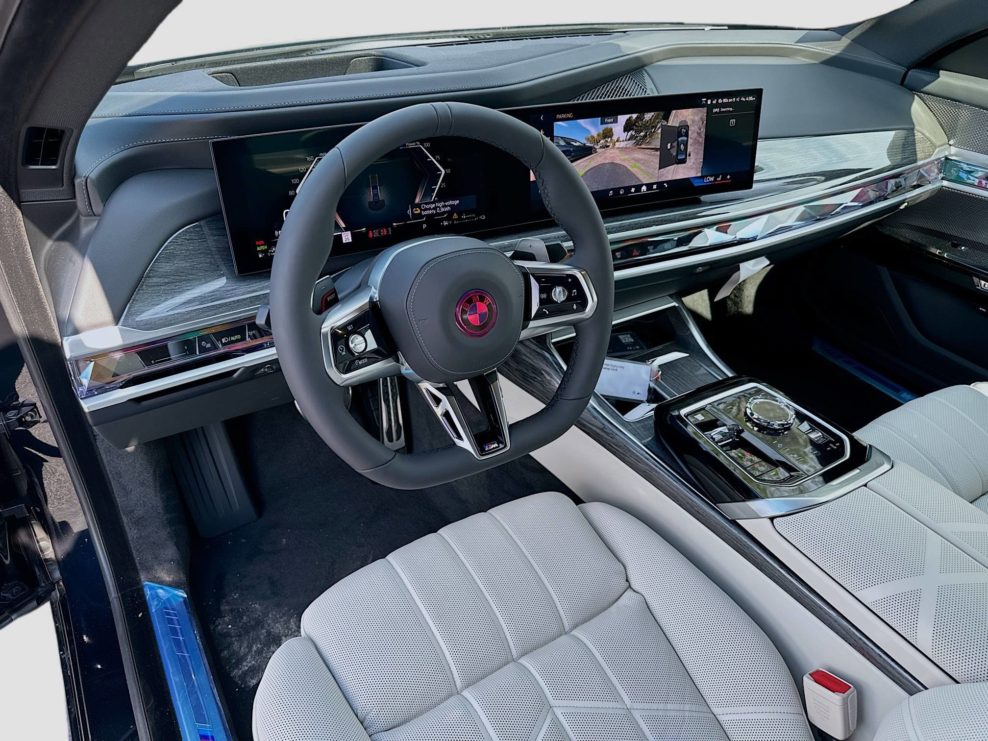 New 2026 BMW 750e xDrive image 7