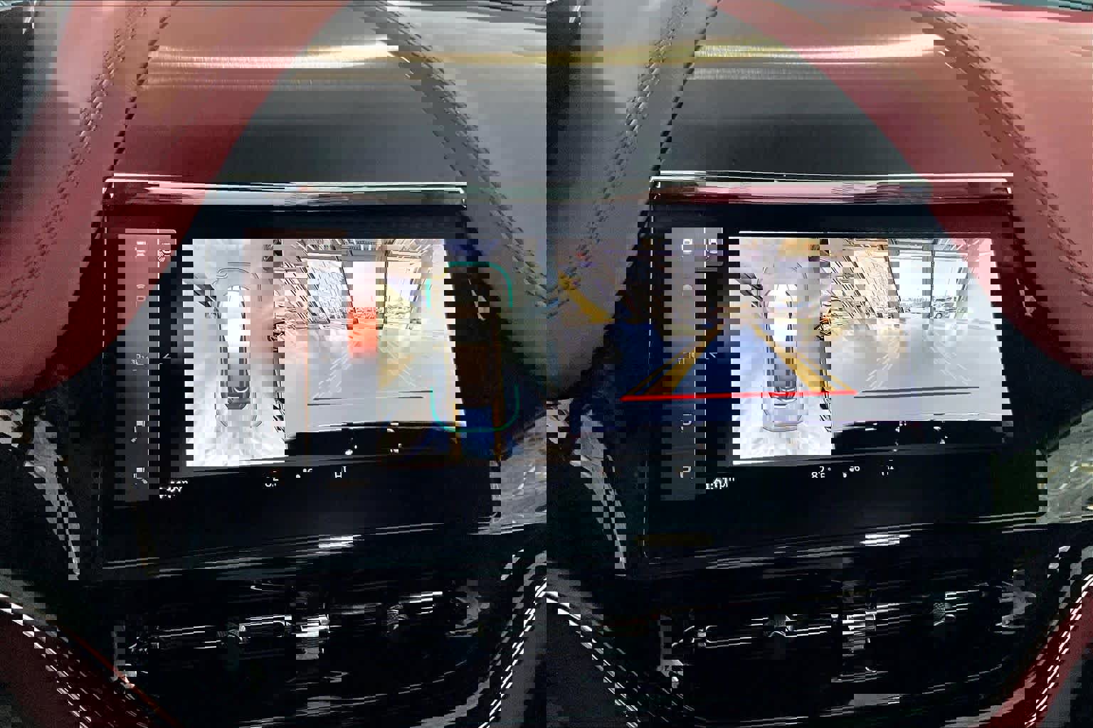 Used 2026 Aston Martin DBX 707 image 27