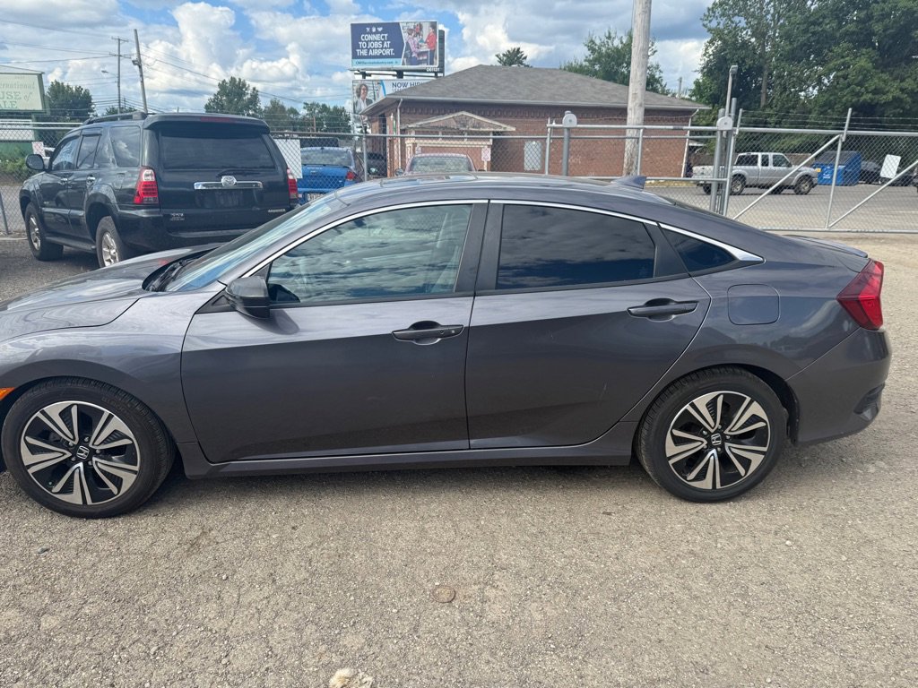 Used 2018 Honda Civic EX-T image 3