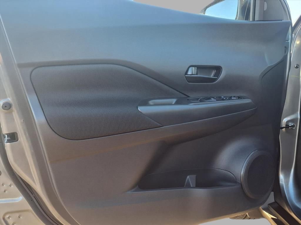 Used 2025 Nissan Kicks Play S image 18