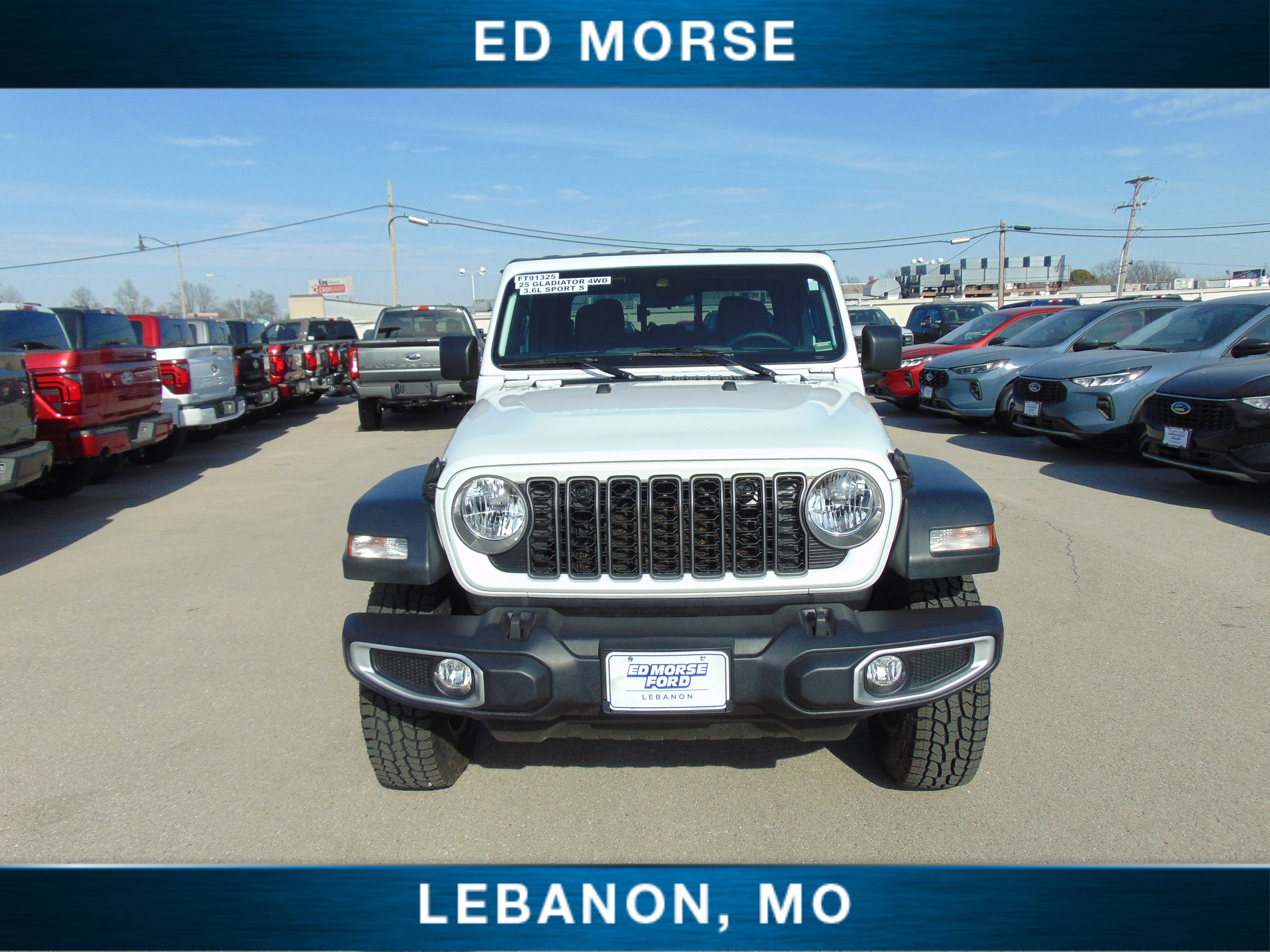Used 2025 Jeep Gladiator Sport image 3