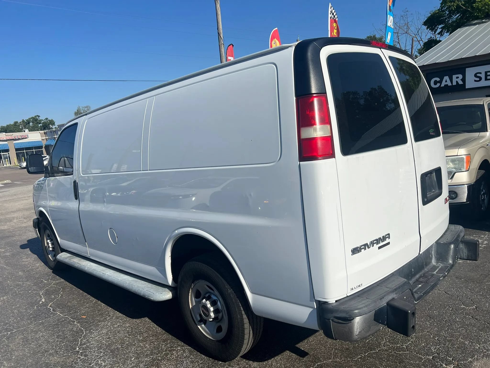 Used 2015 GMC Savana 2500 RWD image 7