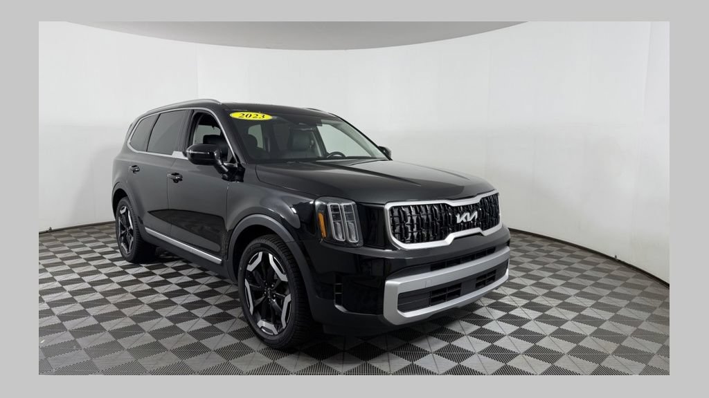 Used 2023 Kia Telluride EX w/ EX Captain's Chair Package