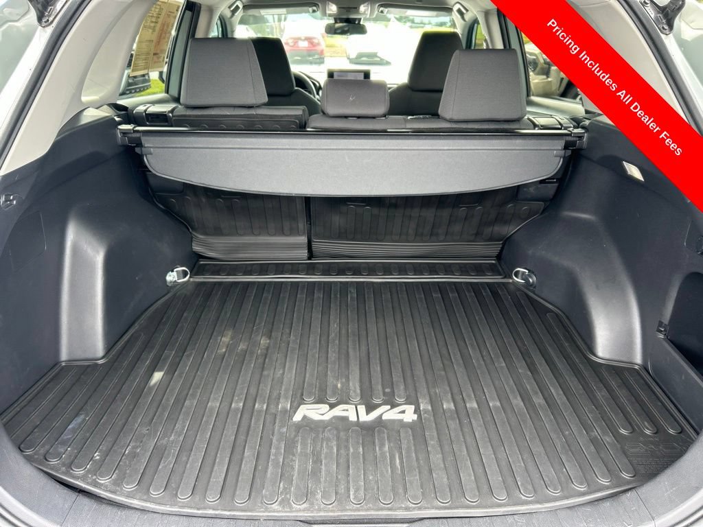 Used 2023 Toyota RAV4 XLE FWD image 15