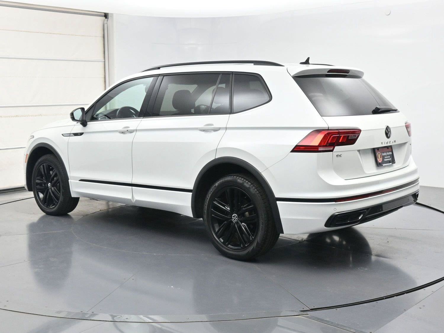 Used 2022 Volkswagen Tiguan SE R-Line AWD/4WD image 23
