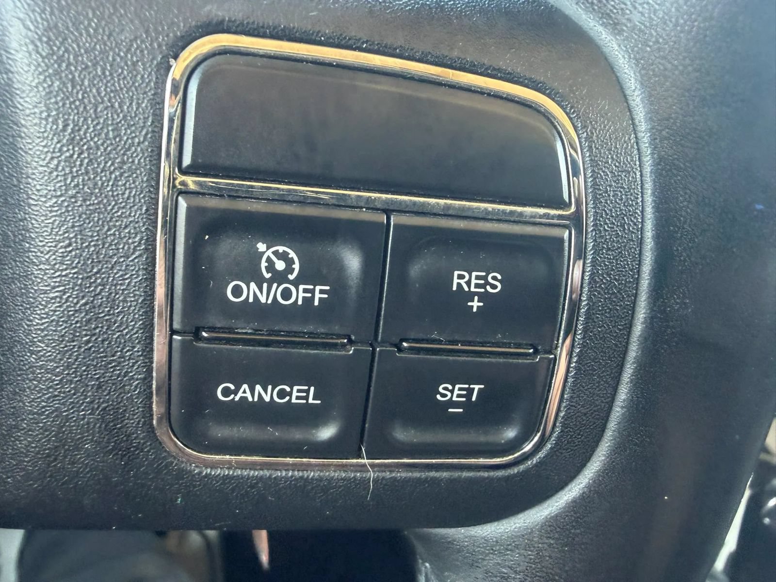 Used 2012 Jeep Wrangler Sahara w/ Connectivity Group AWD/4WD image 23