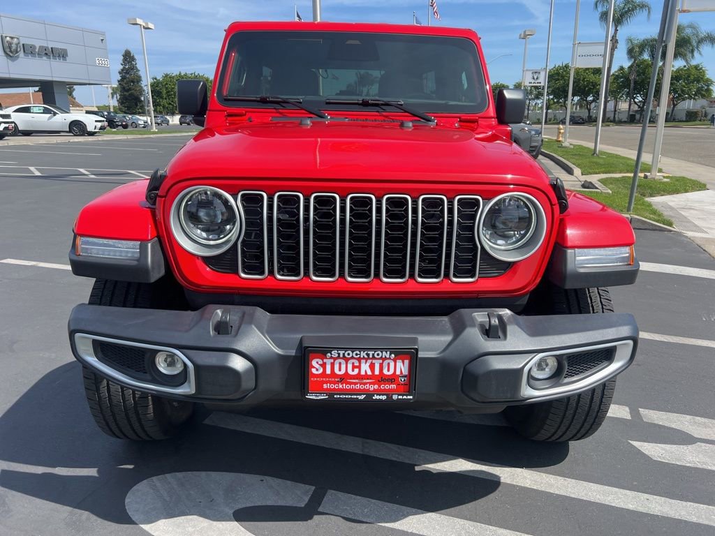 Used 2025 Jeep Wrangler Unlimited Sahara w/ Safety Group AWD/4WD image 4
