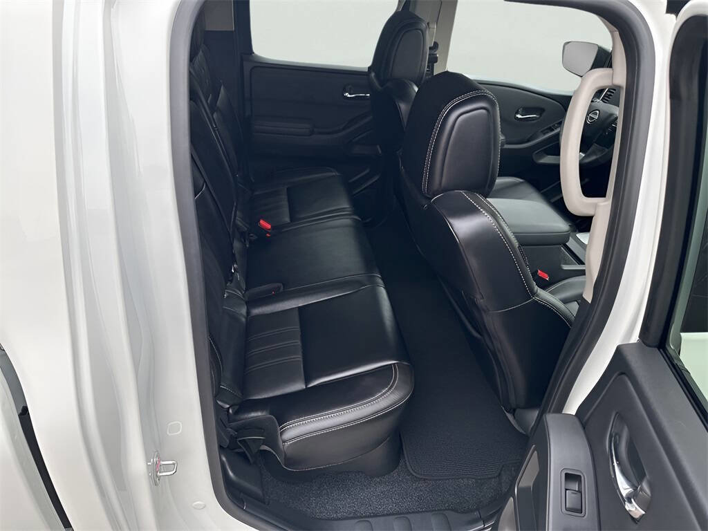 Used 2024 Nissan Frontier SL w/ Technology Package image 34