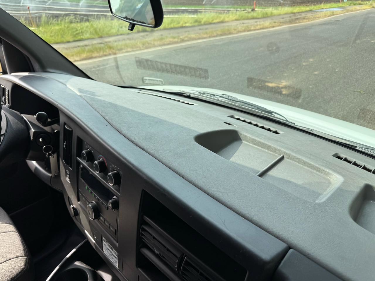 Used 2009 GMC Savana 3500 RWD image 19