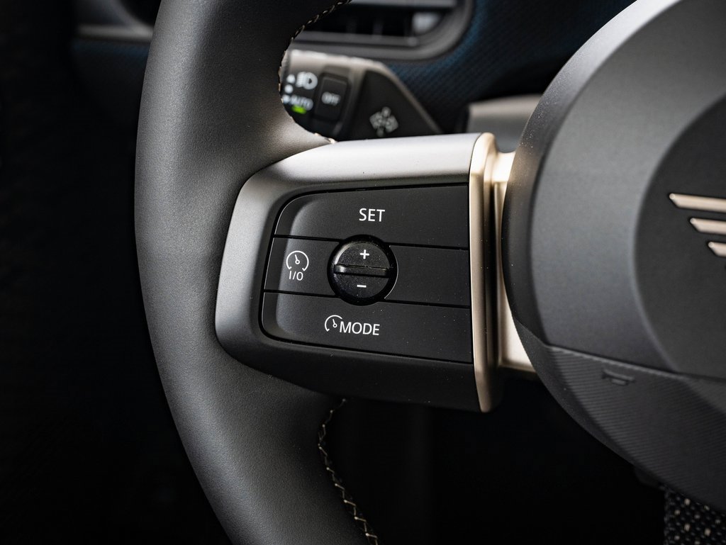 Certified 2025 MINI Cooper S image 23