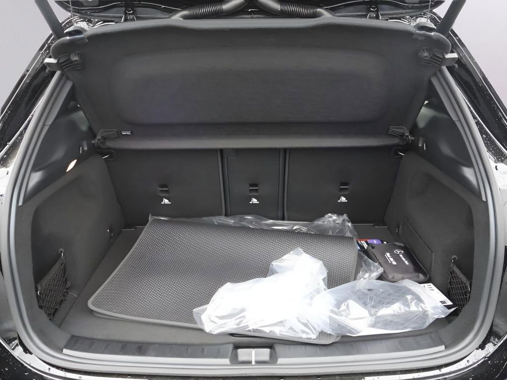 Certified 2025 Mercedes-Benz GLA 250 4MATIC image 33