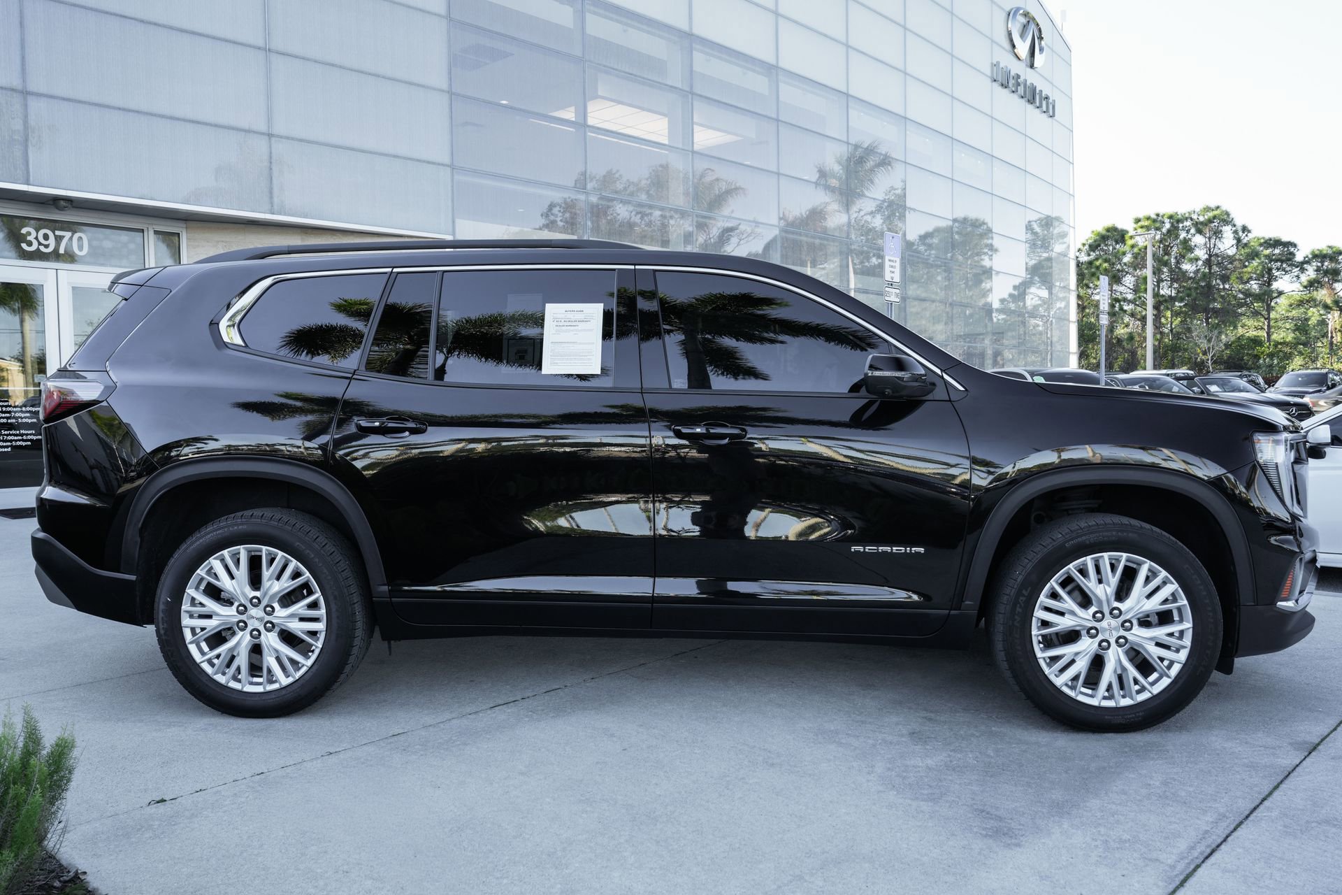 Used 2024 GMC Acadia Elevation image 27